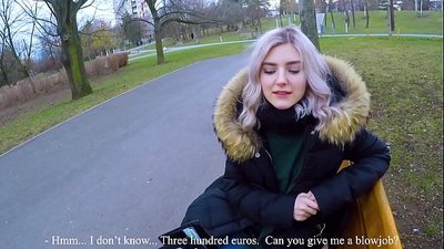 Neelab võõra kuuma sperma raha eest - blowjob in the park Eva Elfie poolt