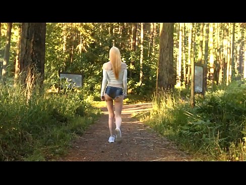 ❤️ Ilus naine liigub aeglaselt, mitte alasti video ️❌ Pornovideo at et.com-porn-mz.ru ️❤