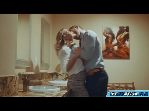 ❤️ Kui rinnakas blondiin võrgutab sind avalikus tualettruumis ️❌ Pornovideo at et.com-porn-mz.ru ️❤